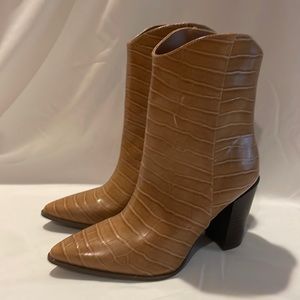 NWOT Western Style Faux Snakeskin Boots